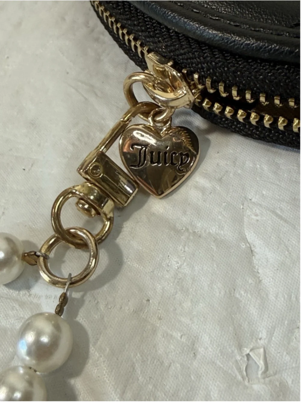 Juicy Couture Lovely Girl Heart Zip Wristlet Licorice Black